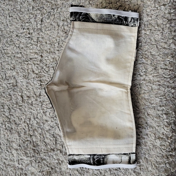 Skull and Roses Face Mask - Picture 4 of 4